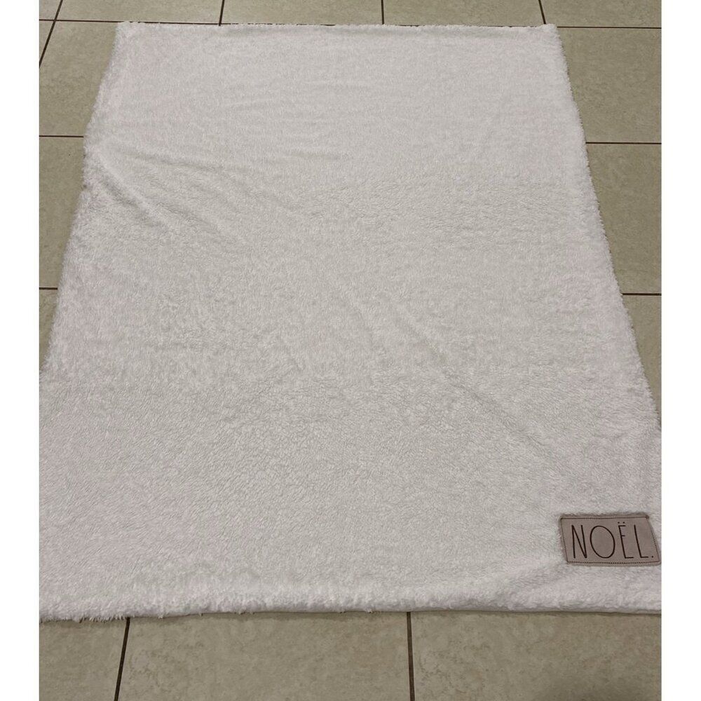RAE DUNN Super Plush 'NOEL" Throw White soft cozy Nursery Decor Blanket